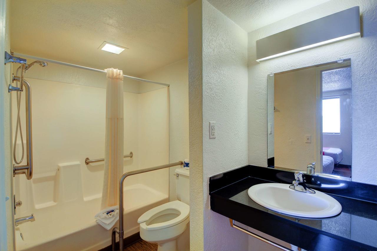 Motel 6-Oklahoma City, Ok - Frontier City ภายนอก รูปภาพ