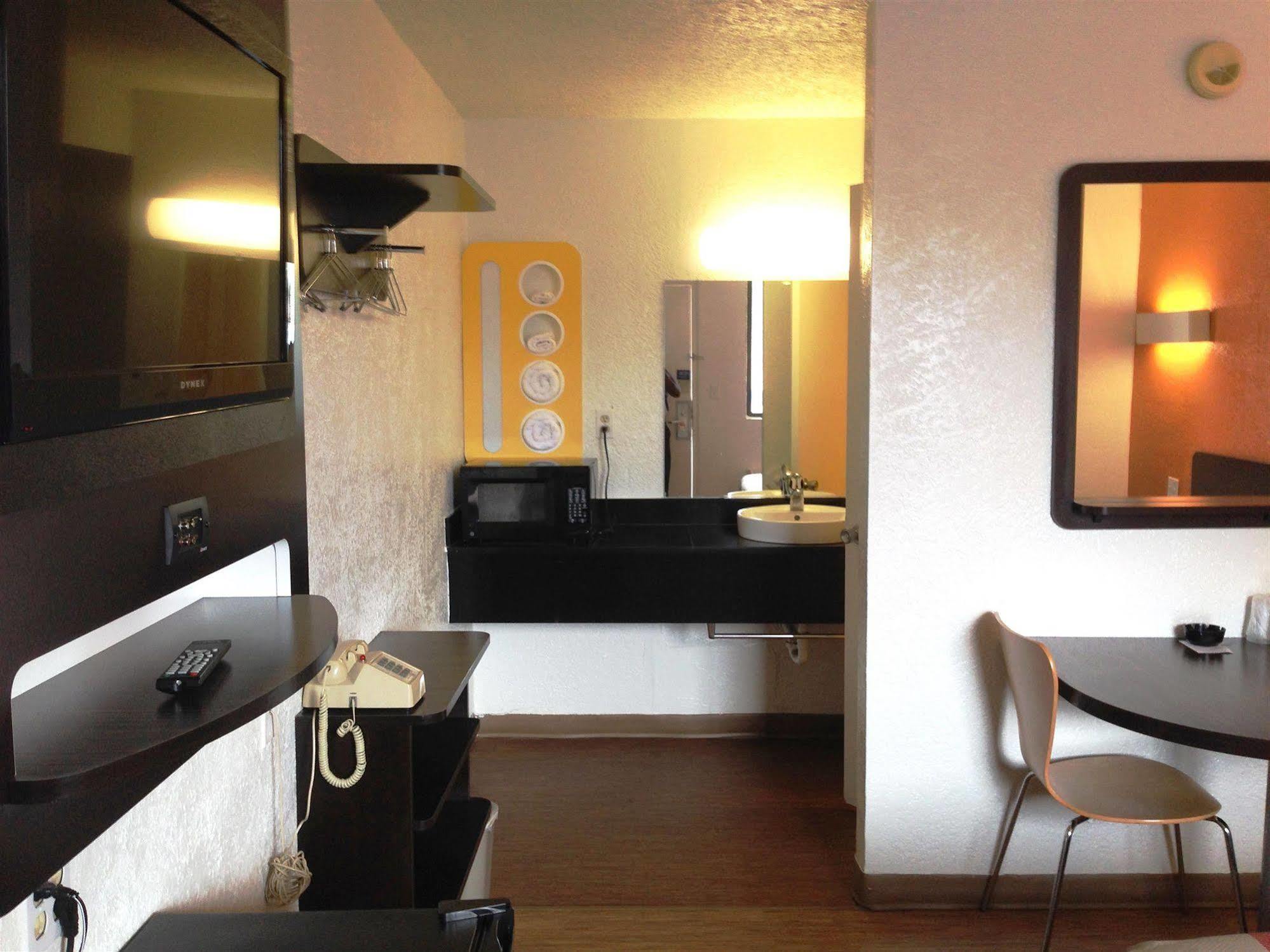 Motel 6-Oklahoma City, Ok - Frontier City ภายนอก รูปภาพ